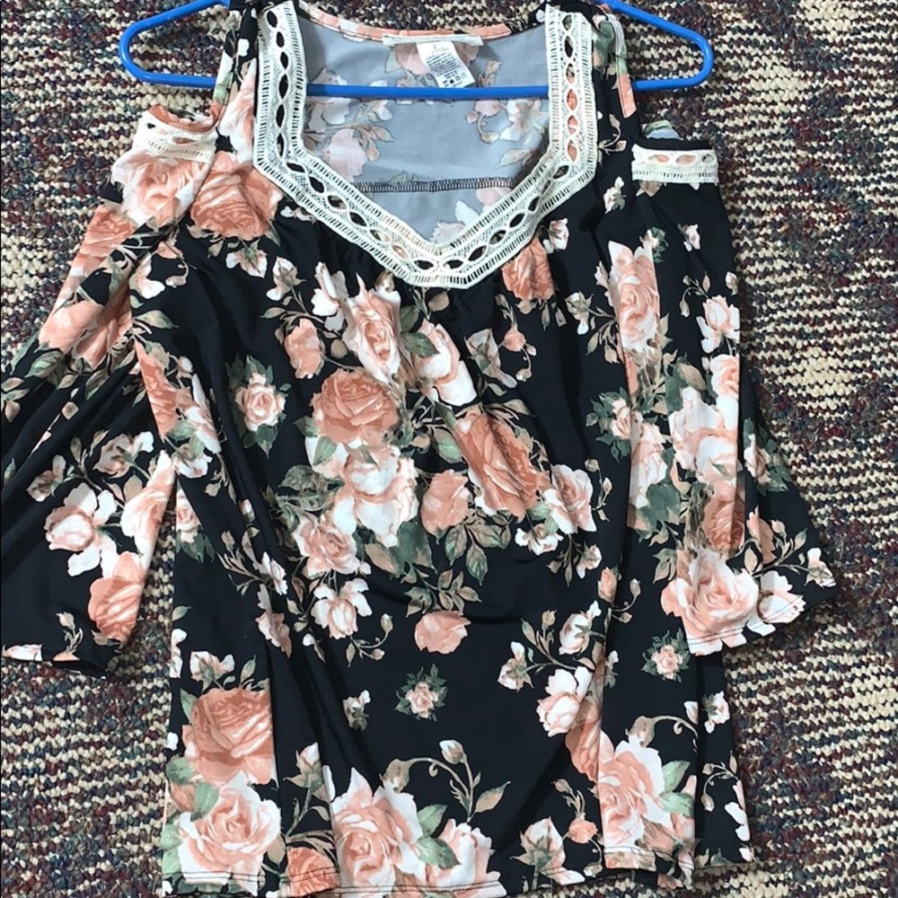 Floral cold shoulder blouse
